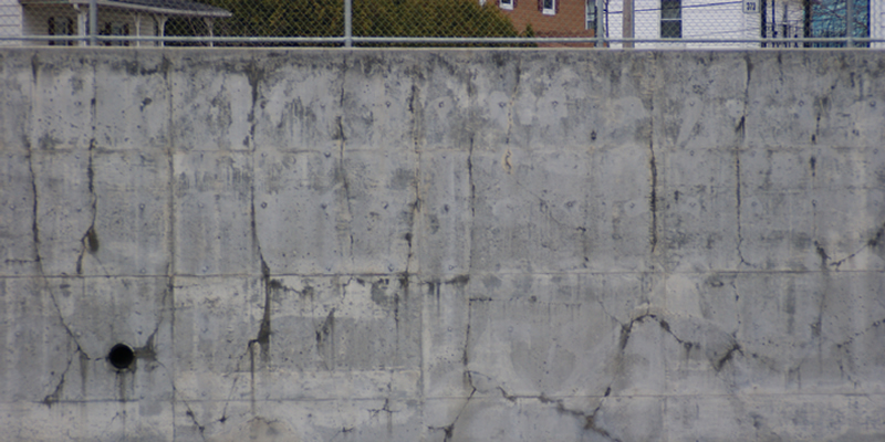 Les fissures de gué dans les blocs fondation en béton peuvent être réparées  pour stabilisation de fondation